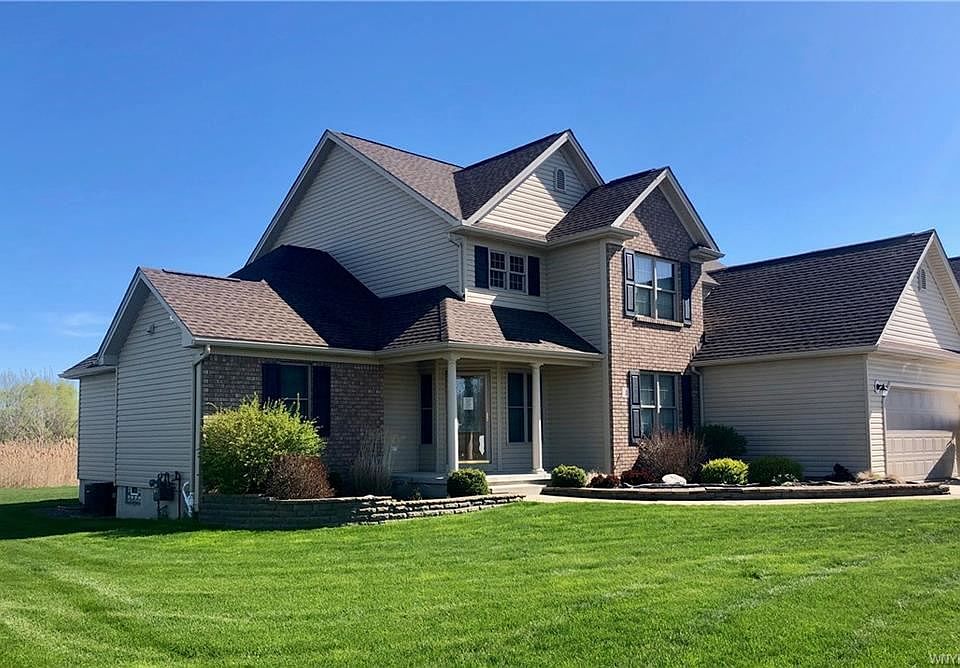 1st image of 4 Garnet Dr