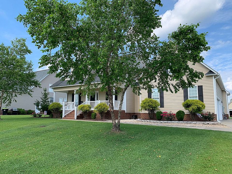 1st image of 629 Savin Ct