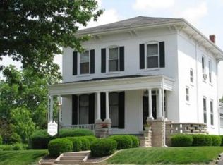 1020 S 7th St APT E, Springfield, IL 62703