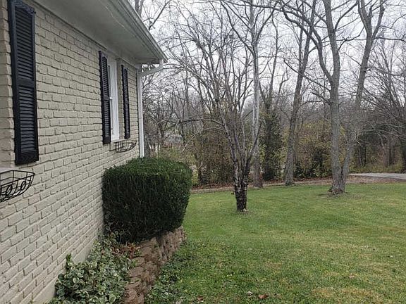 3rd image of 336 Dunbar Ln