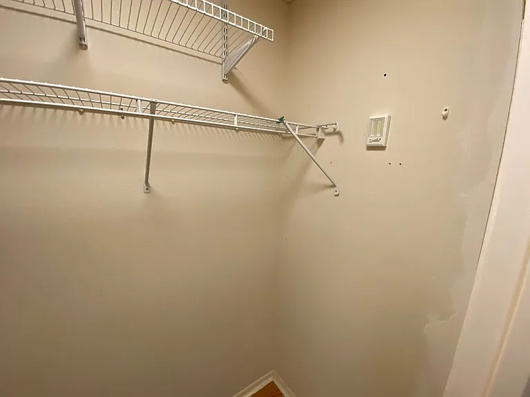 440 Canterbury Ct — Photo 33