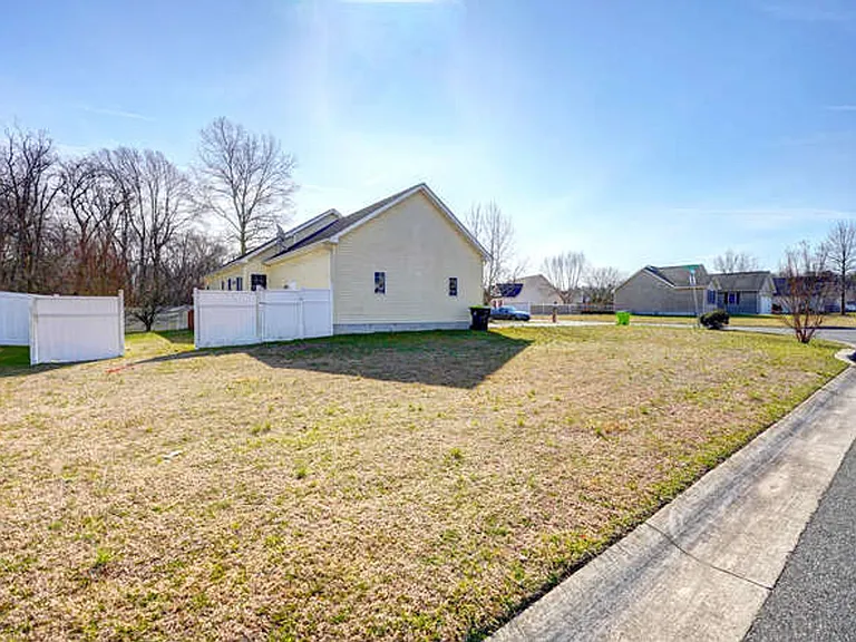 110 Fox Dale Rd — Photo 15