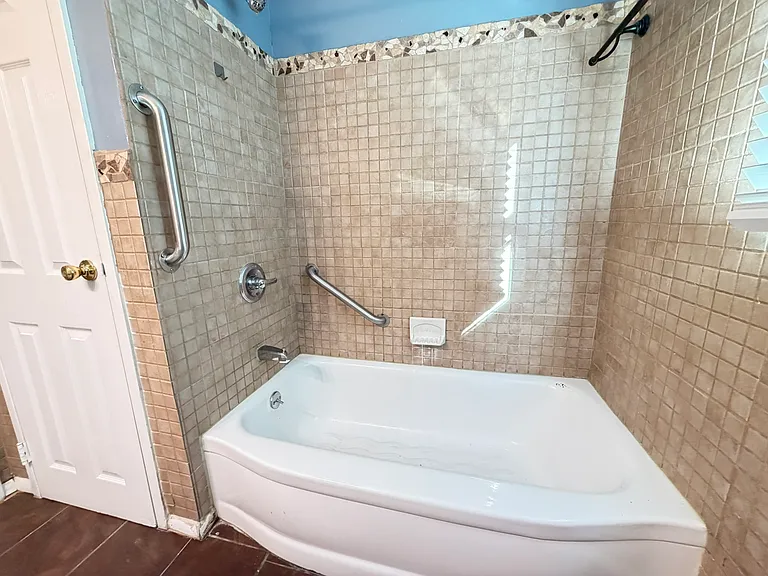 1030 Lakemont Rd — Photo 17
