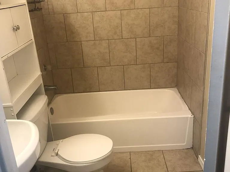 704 Deane Dr — Photo 12