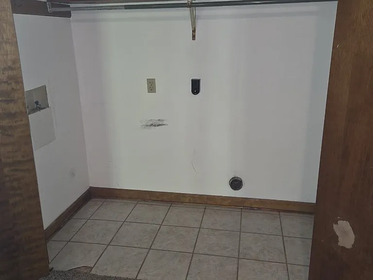 102 Goldenview Ln — Photo 12