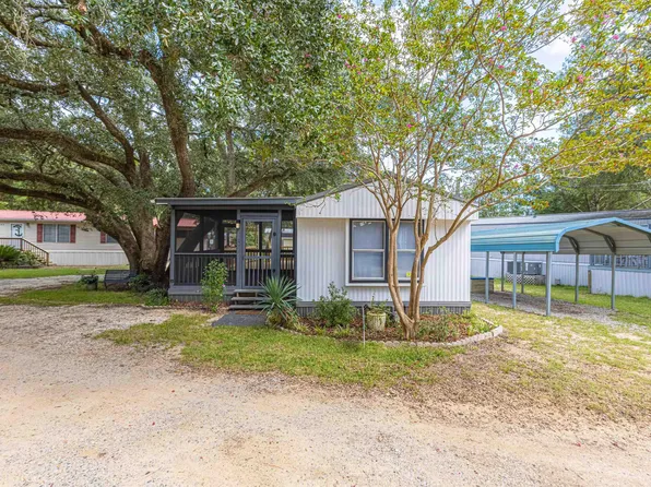 327 Ross Ln., Garden City Beach, SC 29576