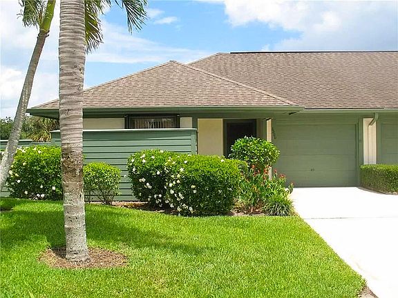 2nd image of 6886 SE Bunker Hill Drive