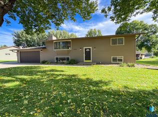 1404 S Joliet Ave, Sioux Falls, SD 57110