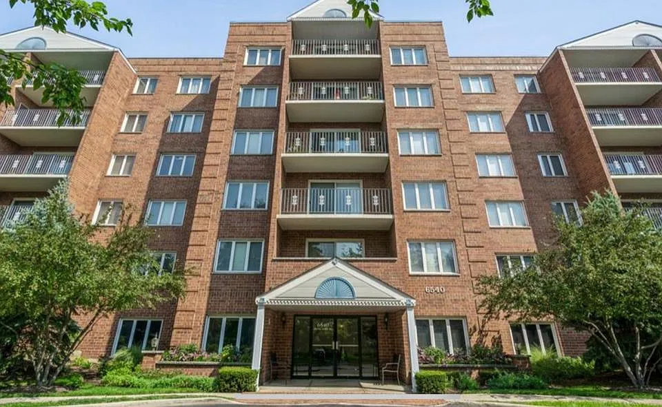 6540 W Irving Park Rd #401