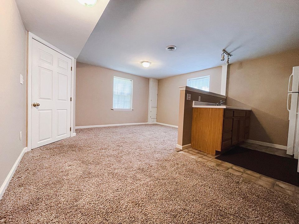 1st image of 226 Haven Dr SW #6