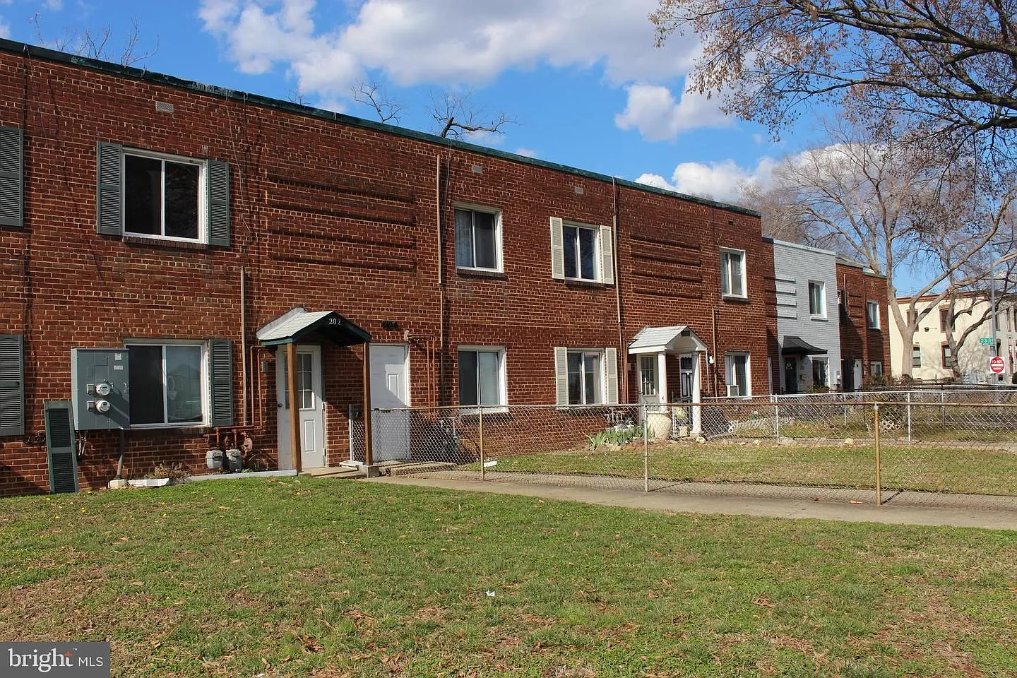 202 Oklahoma Ave NE photo 1