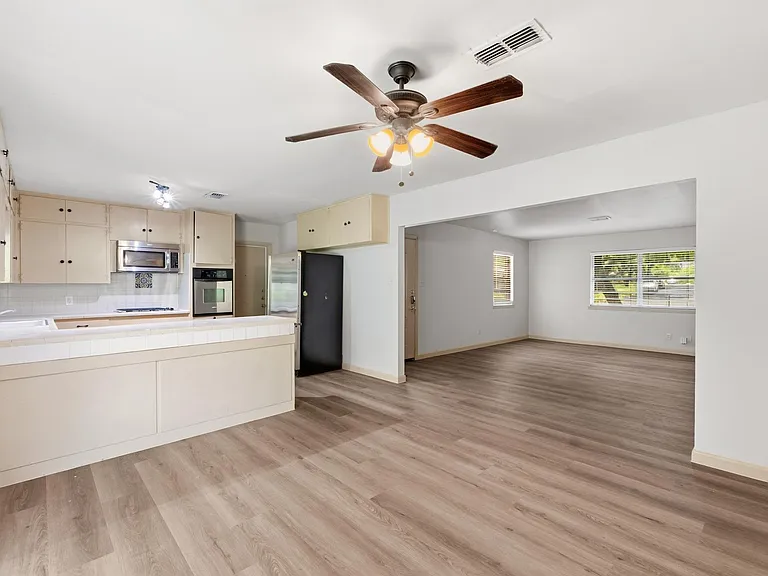 2414 Havenside Dr — Photo 9