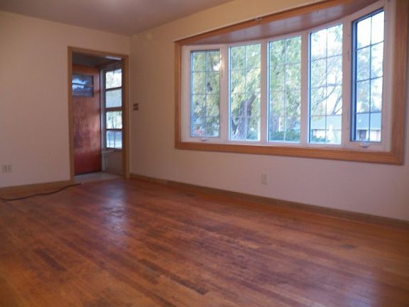 5th image of 323 W Ash St