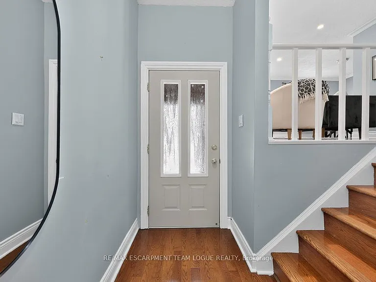 1444 Paddington Ct — Photo 3