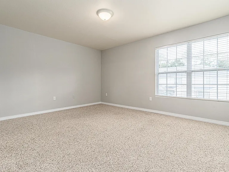 100 Corwin Dr — Photo 22