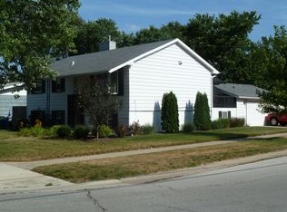 13 Indianwood Dr, Thornton, IL 60476