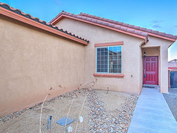 2nd image of 405 Loma Linda Loop NE