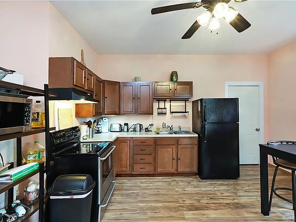 4th image of 40 Pawpaw St