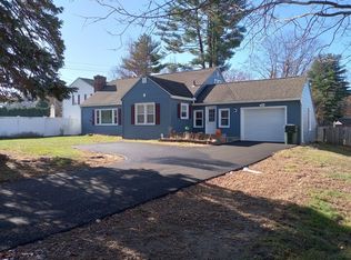 988 Parker St, Springfield, MA 01129