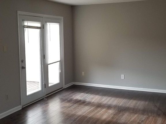 3rd image of 3660 Walden Dr APT C