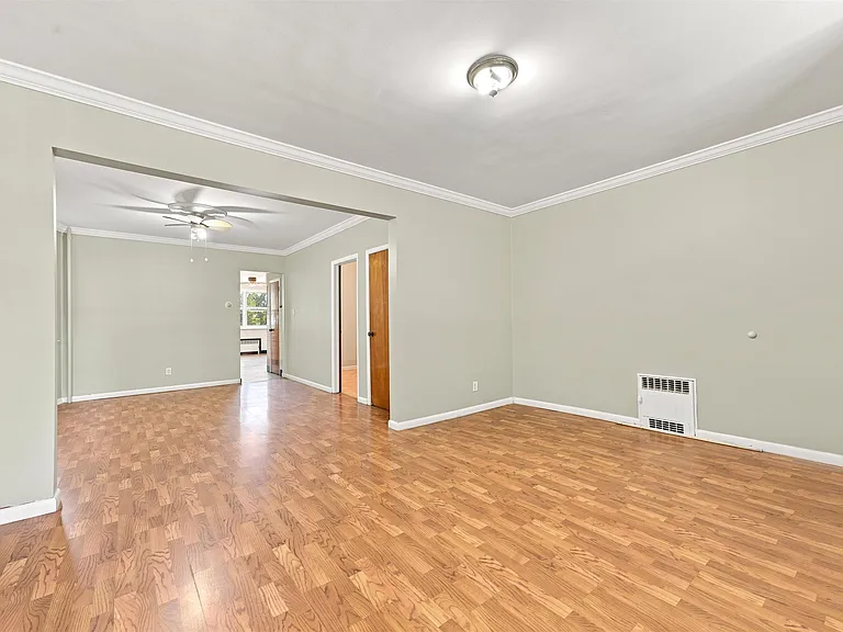 129 W 28th St #1 — Photo 3