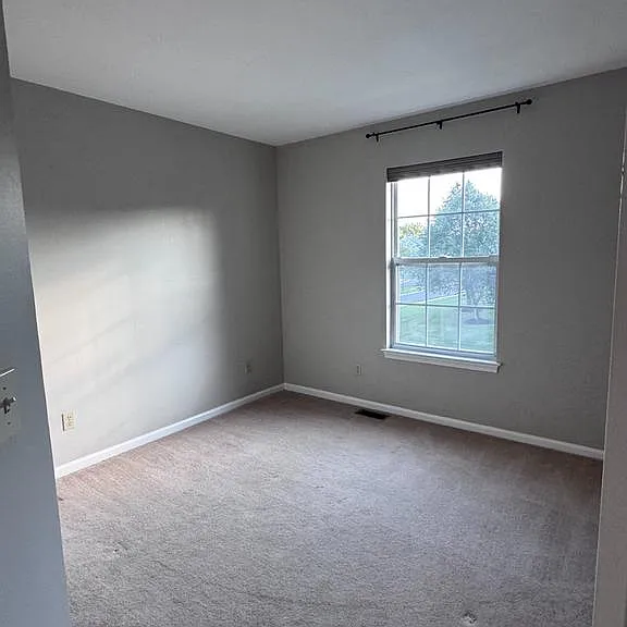 216 Waverly Ct — Photo 21