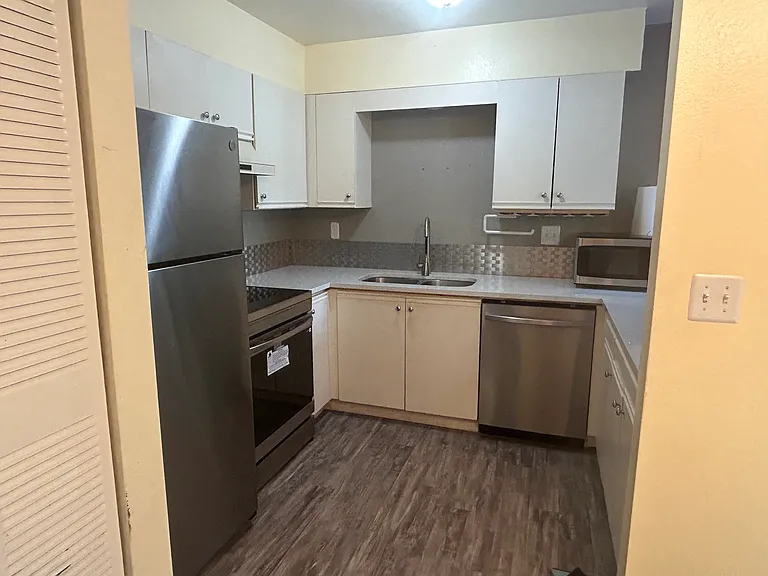 5540 Stonewall Pl #13 — Photo 7