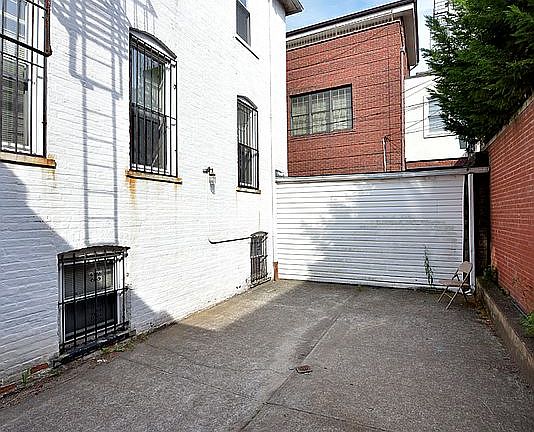 4th image of 1570 53rd St