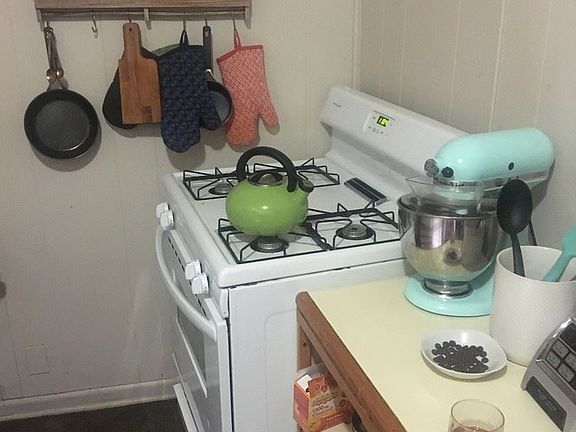 3rd image of 3600 Roanoke Pkwy APT 5