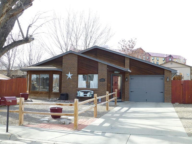 1st image of 4201 Applewood Dr