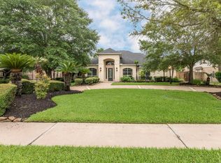 12 Marys Creek Ln, Friendswood, TX 77546