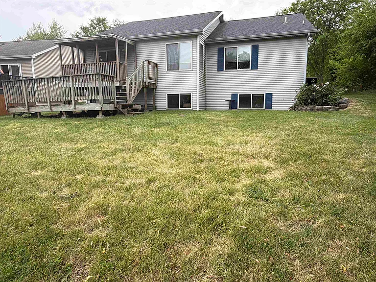1217 Glacier Hill Dr — Photo 3