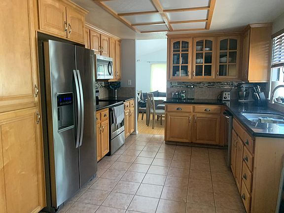 2nd image of 427 Branham Ln E