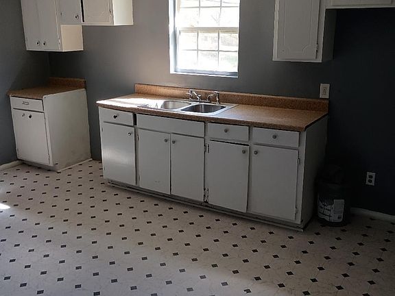 2nd image of 116 Ann St