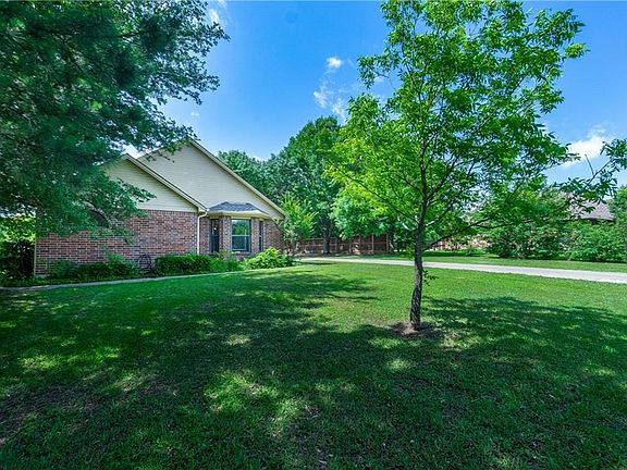 4th image of 2084 Britt Dr