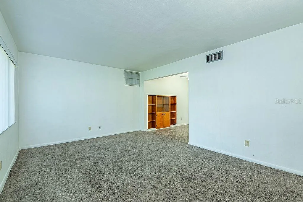 4 bed, 1656 sqft, $2,695 — Photo 3
