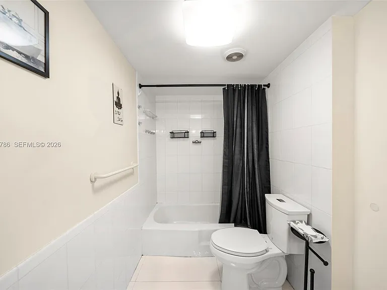 1330 NE 105th St #301 — Photo 11