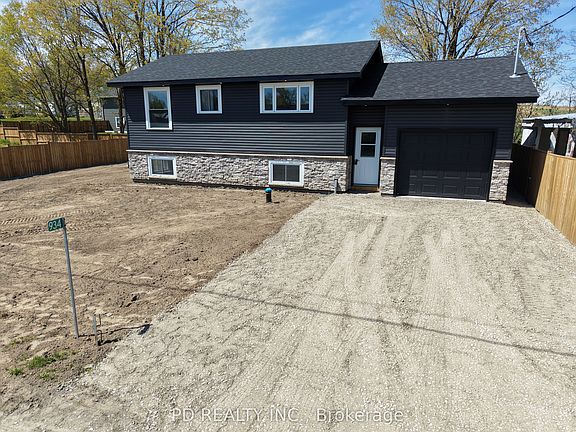 2nd image of 934 Mount Pleasant Rd