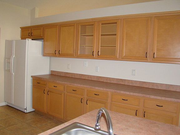 5th image of 91 Robinson Dr