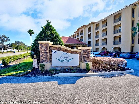 2nd image of 2351 Lakeview Dr Unit 212