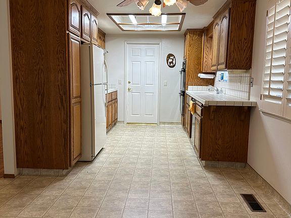 5th image of 5734 San Lorenzo Dr