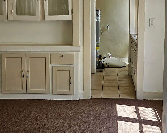 4th image of 1129 E 71st St