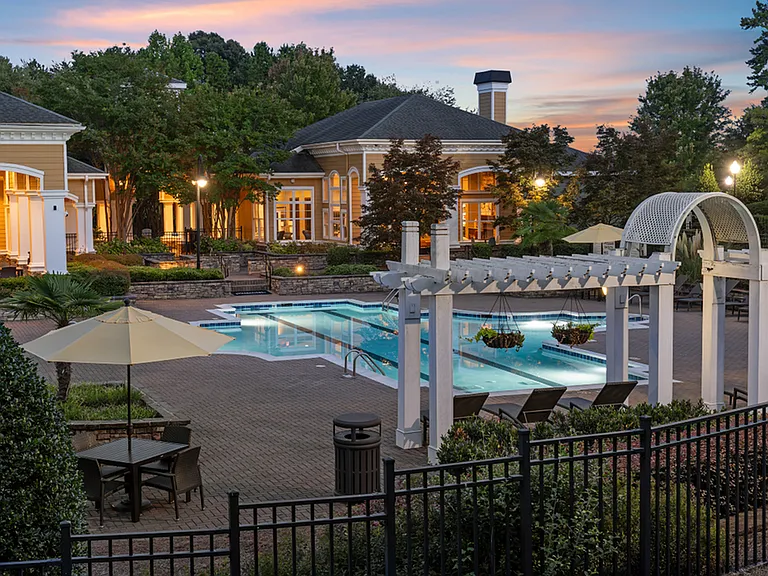 Cottonwood Reserve Pool Exerior View