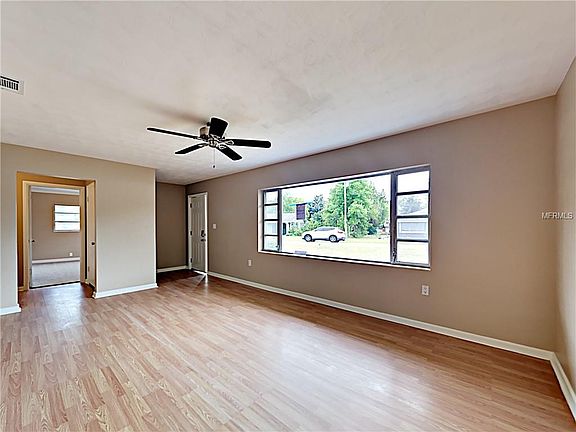2nd image of 1401 Sharon Dr