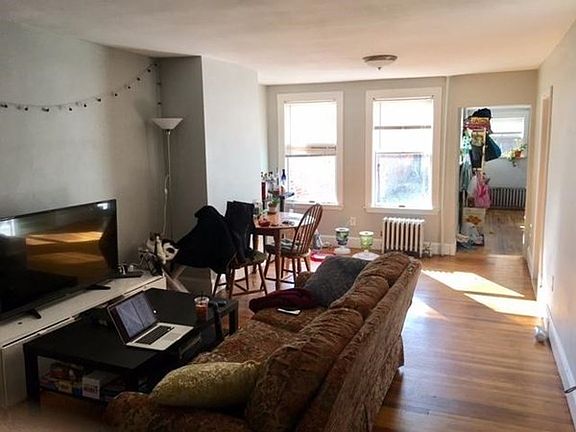 2nd image of 223 W 2nd St Unit 223