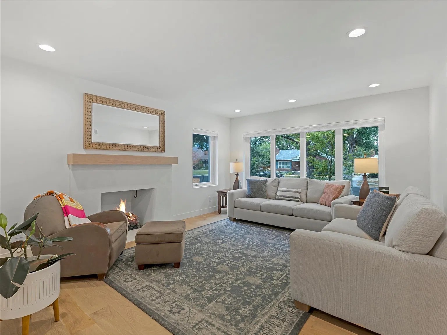 5 bed, 3.5 bath, 2994 sqft, $6,000 — Photo 2