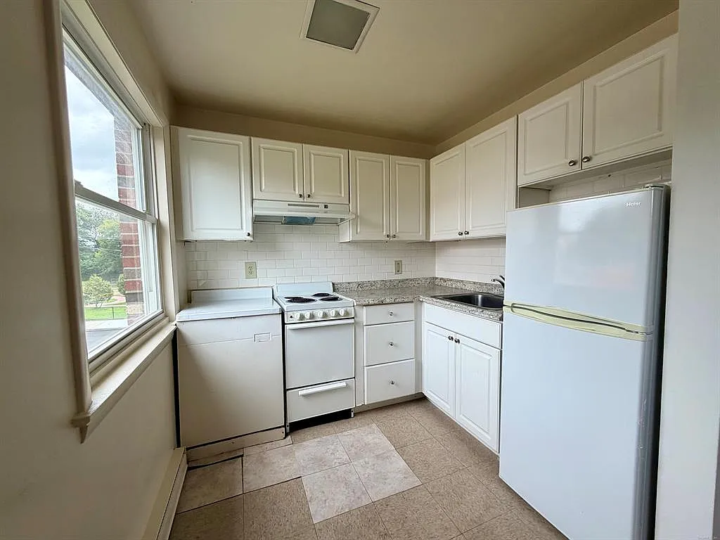 Studio, $1,295 — Photo 2