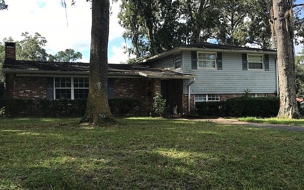 1st image of 592 SW Arredondo Pl