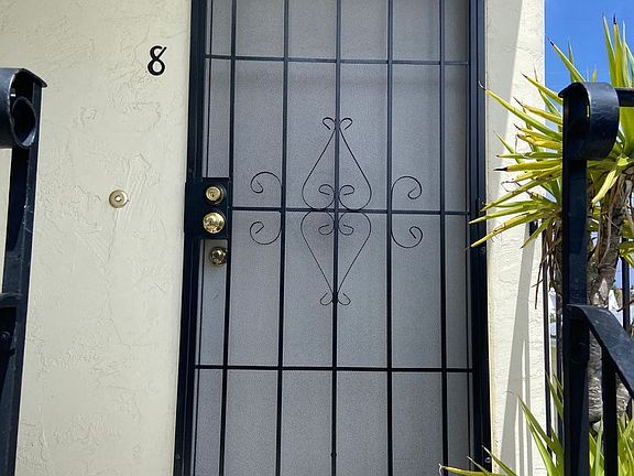 2nd image of 4437 McClintock St APT 8