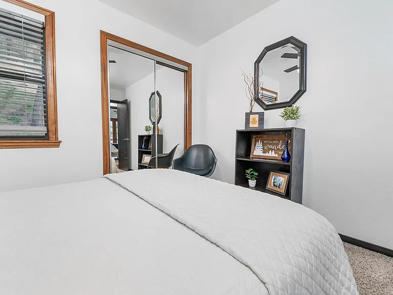 24166 Cresta Dr — Photo 23